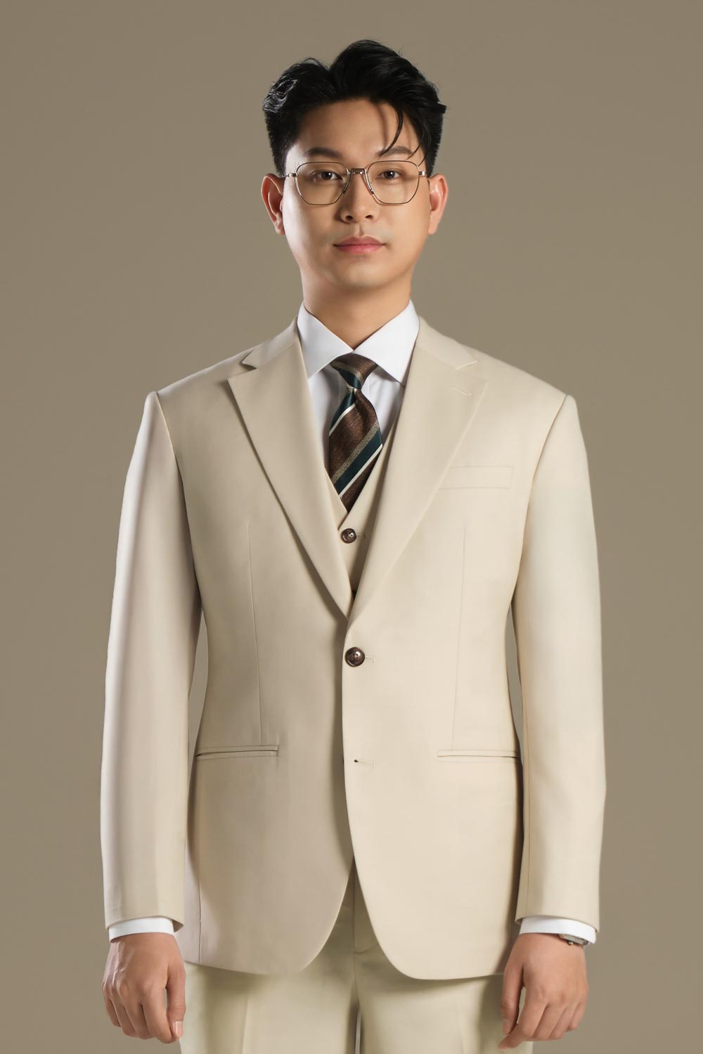 LOOK 4 | Beige Suit