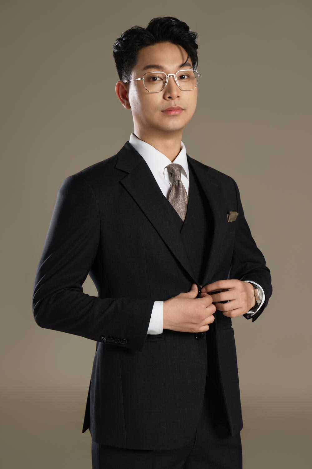 LOOK 3 | Charcoal Gray Suit